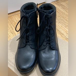 NEW CLARKS Hollis Jasmine Black Leather Lace -up Ankle Boots 8.5